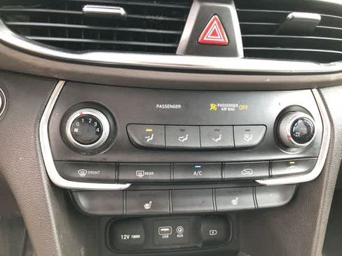 Used 2019 Hyundai Santa Fe SEL FWD image 16