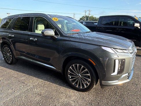 Used 2025 Hyundai Palisade Calligraphy FWD image 6