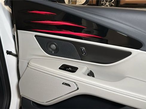 New 2026 Lincoln Nautilus Reserve image 10