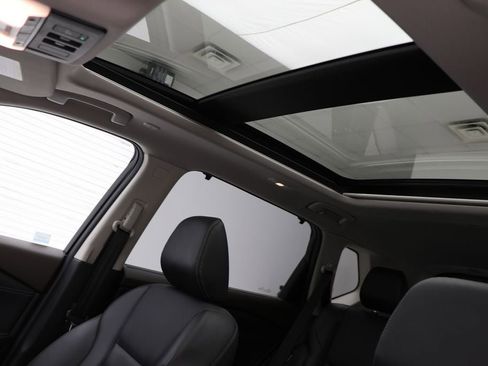 Used 2023 Nissan Rogue SV w/ SV Premium Package image 17