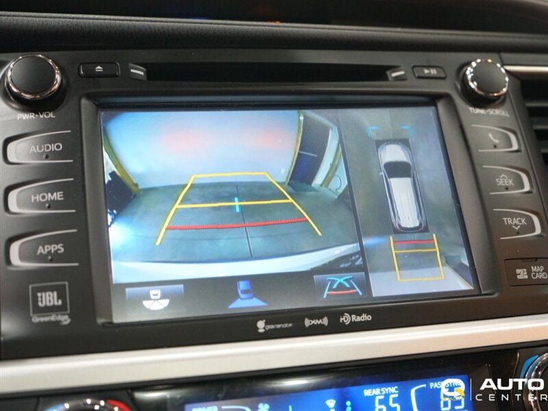 Used 2018 Toyota Highlander Limited Platinum AWD/4WD image 26