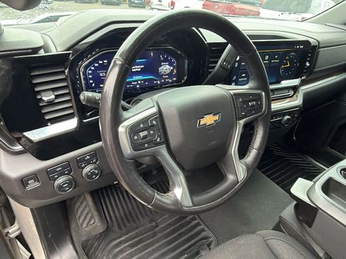 Used 2022 Chevrolet Silverado 1500 LT image 10