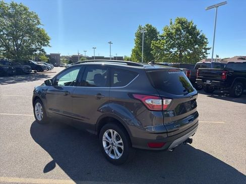 Used 2018 Ford Escape SE w/ SE Sync 3 Package AWD/4WD image 3