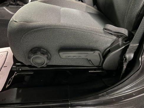 Used 2025 Jeep Wrangler Unlimited Sahara w/ Safety Group image 13