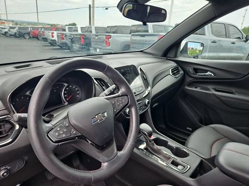 Used 2022 Chevrolet Equinox RS w/ RS Leather Package FWD image 17