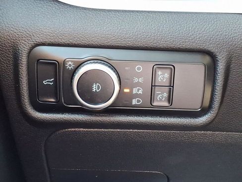 Used 2024 Ford Explorer XLT w/ Equipment Group 202A AWD/4WD image 15