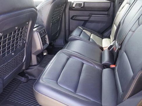 Used 2025 Ford Bronco Badlands w/ Sasquatch Package AWD/4WD image 18