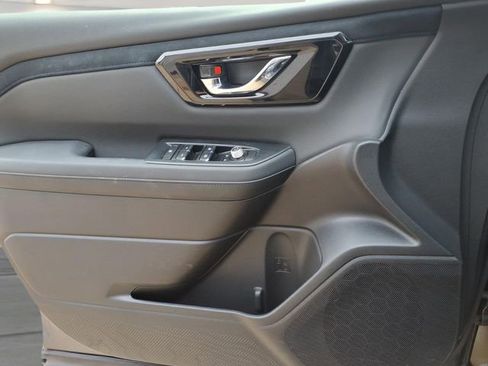 Used 2025 Subaru Forester Limited image 19