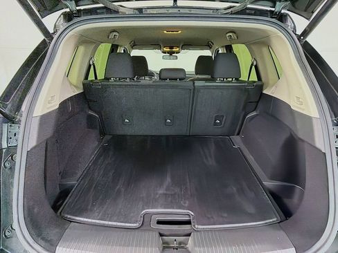 Used 2024 Nissan Rogue SV image 25