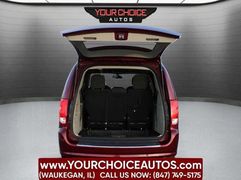 Used 2018 Dodge Grand Caravan SE w/ UConnect Hands-Free Group image 26