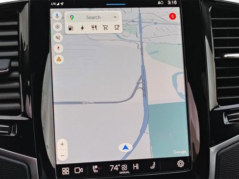 Certified 2024 Volvo XC90 T8 Plus w/ Protection Package Premier image 21