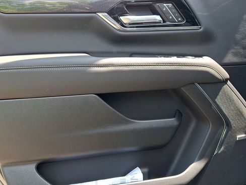 New 2026 GMC Yukon XL Elevation w/ Elevation Premium Package AWD/4WD image 8