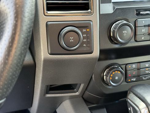 Used 2019 Ford F150 Raptor w/ Equipment Group 801A Mid image 20