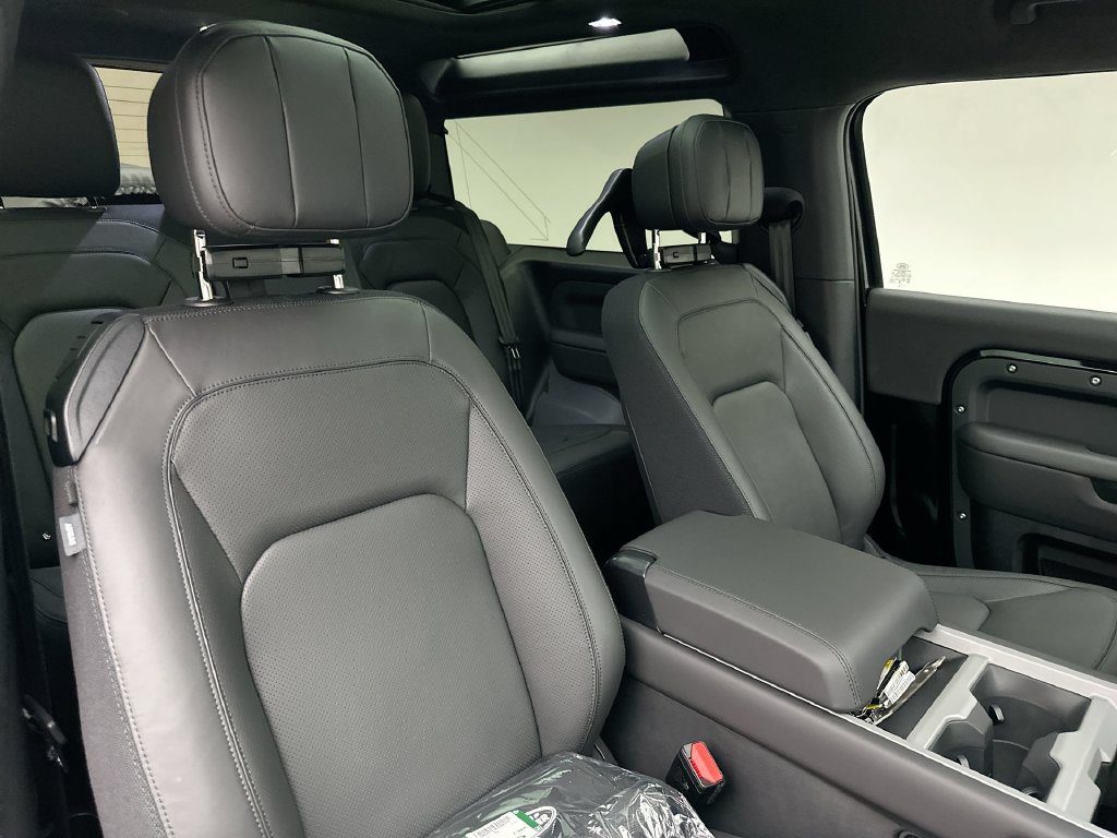 New 2026 Land Rover Defender 90 V8 AWD/4WD image 6