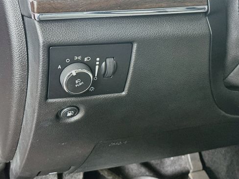 Used 2018 Jeep Grand Cherokee Limited AWD/4WD image 17