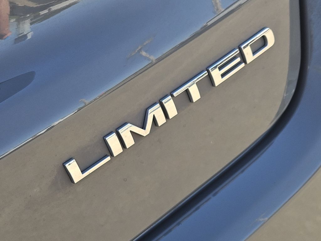 Used 2023 Jeep Compass Limited w/ Sun and Sound Group AWD/4WD image 12