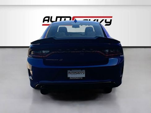 Used 2019 Dodge Charger SXT w/ Cold Weather Package image 6