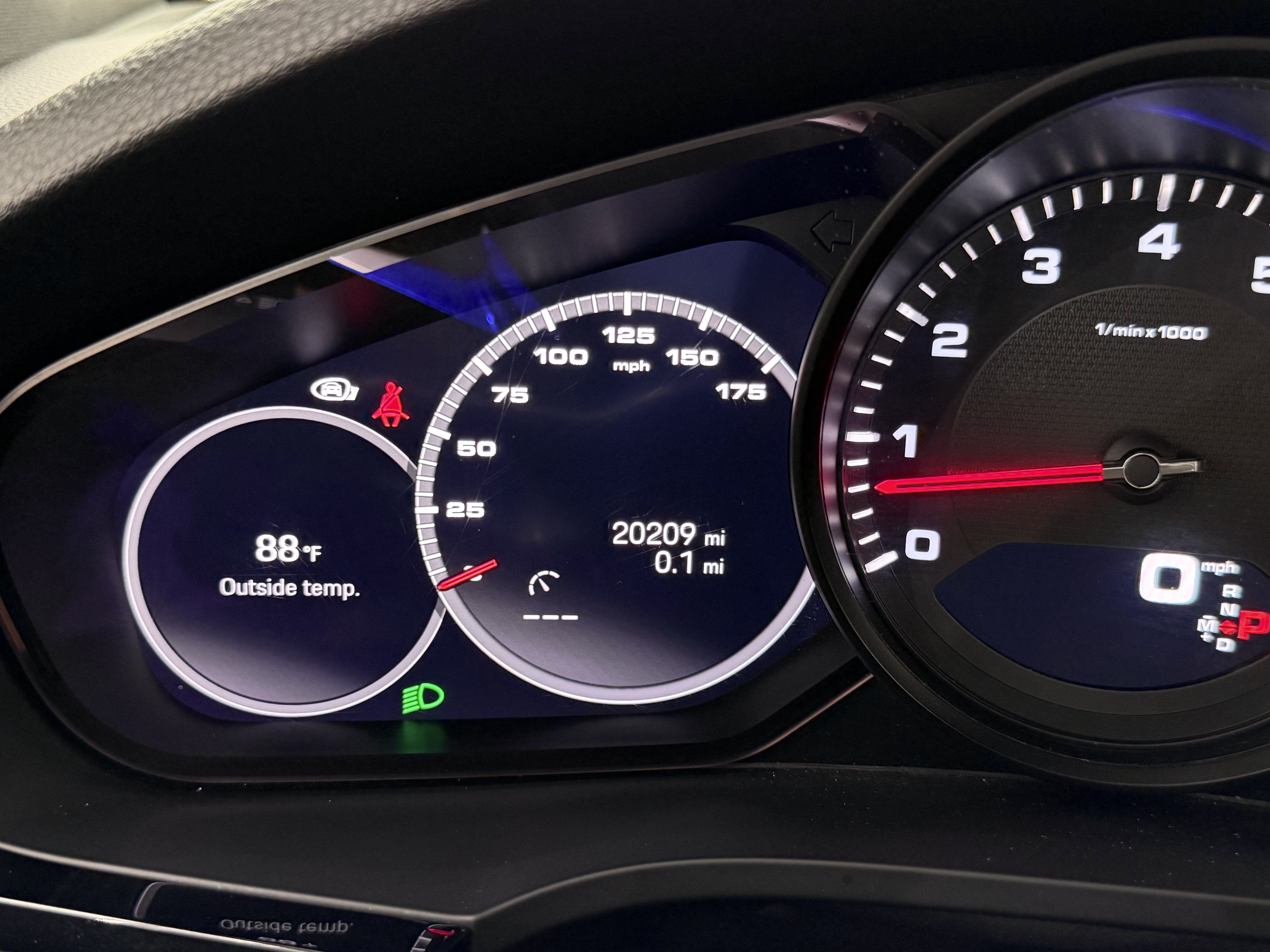 Certified 2023 Porsche Cayenne w/ Premium Package AWD/4WD image 53