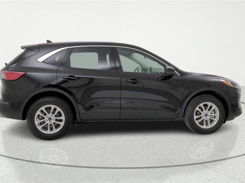 Used 2021 Ford Escape SE w/ Convenience Package image 2