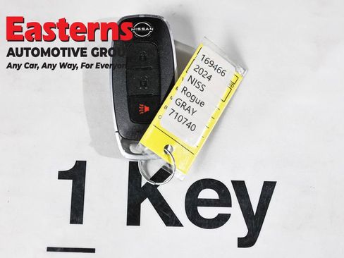 Used 2024 Nissan Rogue S image 26