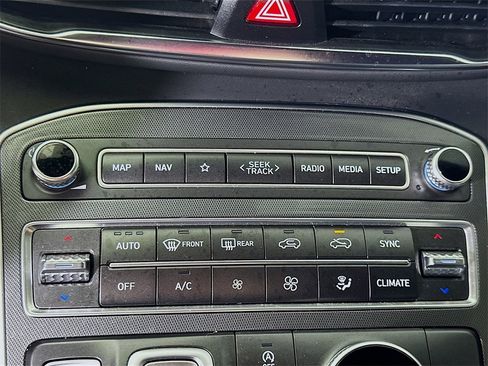 Used 2023 Hyundai Santa Fe Calligraphy image 26