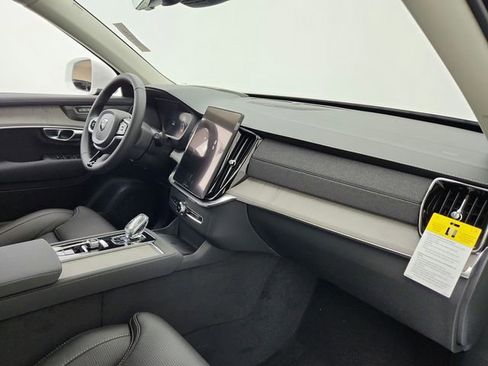 New 2025 Volvo XC90 T8 Ultra w/ Protection Package Premier image 21