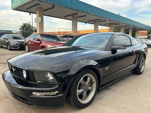 Used 2005 Ford Mustang GT Premium RWD image 1