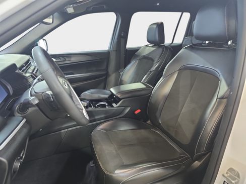 Used 2023 Jeep Grand Cherokee L Laredo AWD/4WD image 12
