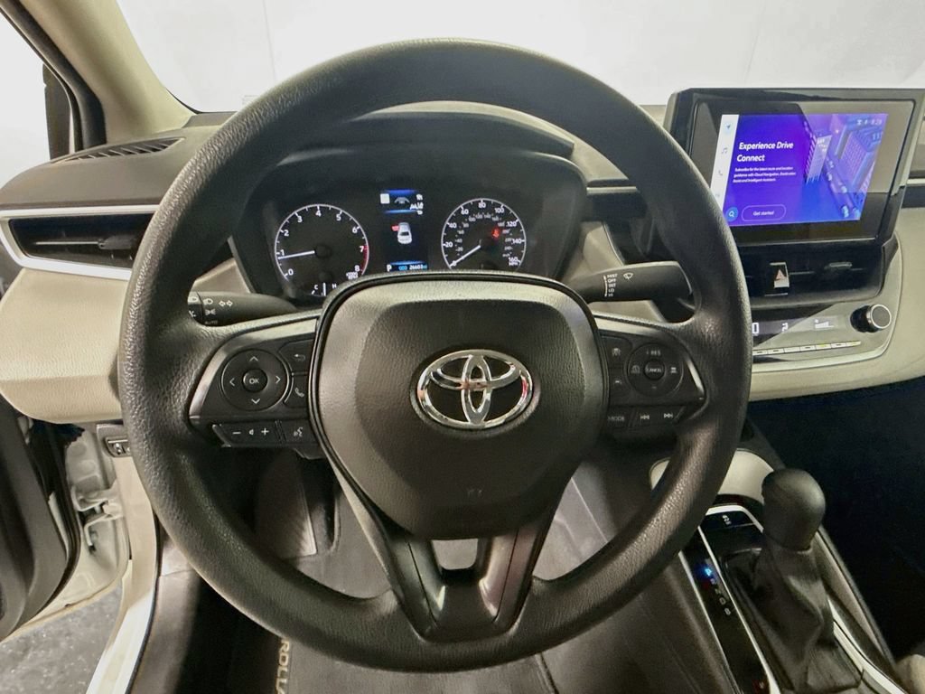 Used 2025 Toyota Corolla LE FWD image 12