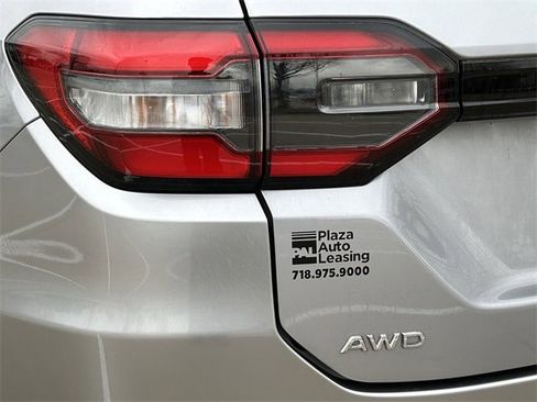 Used 2023 Honda Pilot Touring image 7