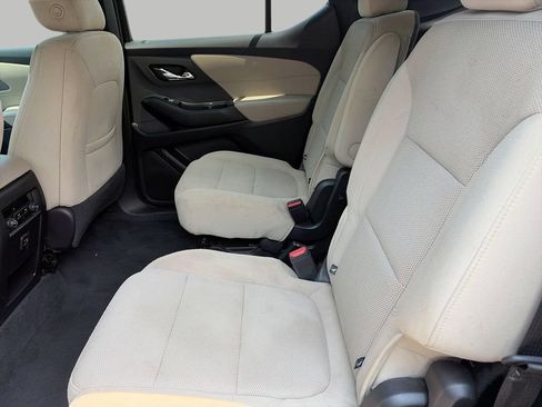 Used 2023 Chevrolet Traverse LT FWD image 14