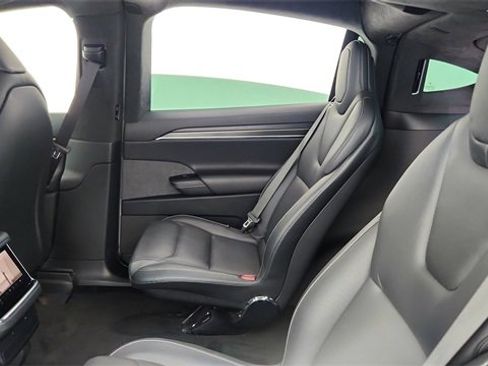 Used 2022 Tesla Model X Plaid image 32