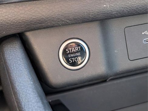 Used 2023 Nissan Rogue SV image 41