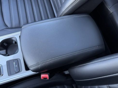 Certified 2024 Ford Edge SEL w/ Convenience Package image 18