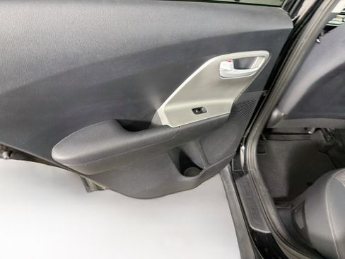 Used 2020 Kia Niro LX FWD image 25