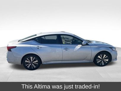 Used 2022 Nissan Altima 2.5 SV