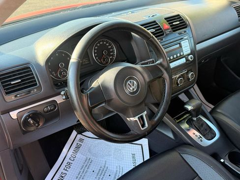 Used 2010 Volkswagen Jetta Limited Edition image 7