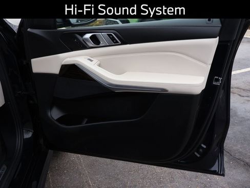 Used 2023 BMW X7 xDrive40i w/ M Sport Package image 10