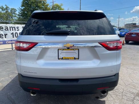Used 2020 Chevrolet Traverse LT w/ Driver Confidence II Package FWD image 3