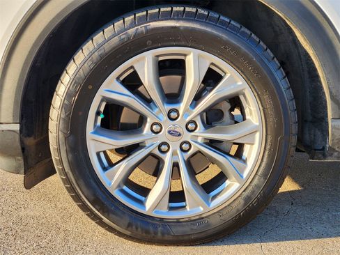 Used 2021 Ford Explorer Limited w/ Equipment Group 301A image 20