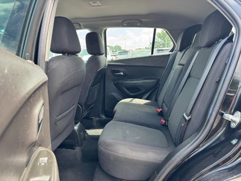 Used 2020 Chevrolet Trax LS FWD image 16