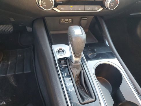 Used 2024 Nissan Altima 2.5 SV image 23