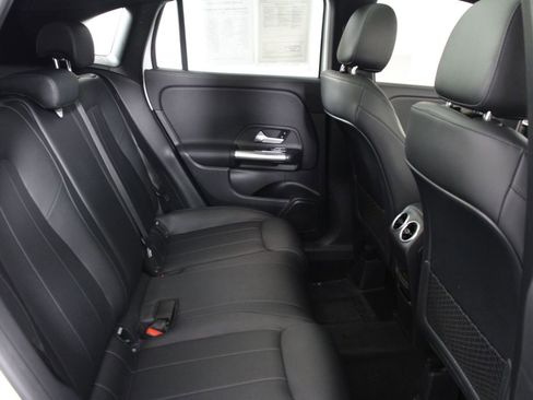 Used 2022 Mercedes-Benz GLA 250 4MATIC image 30