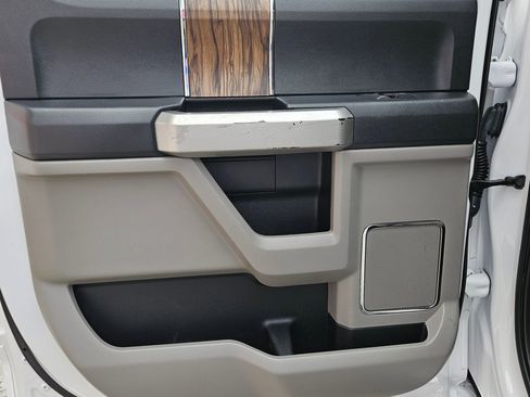 Used 2019 Ford F150 Lariat image 22