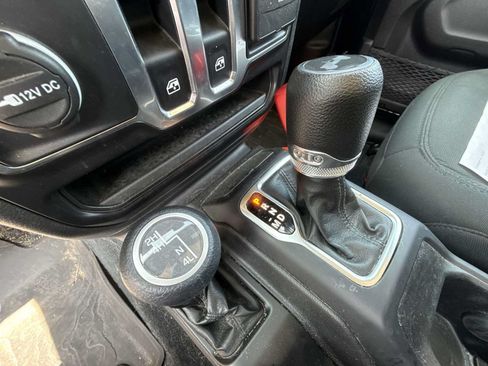 Used 2022 Jeep Wrangler Sport AWD/4WD image 16