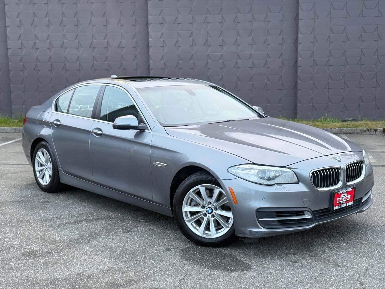 Used 2014 BMW 528i xDrive Sedan AWD/4WD image 3