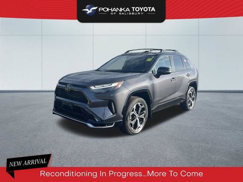 Used 2025 Toyota RAV4 XSE w/ Weather Package AWD/4WD image 1