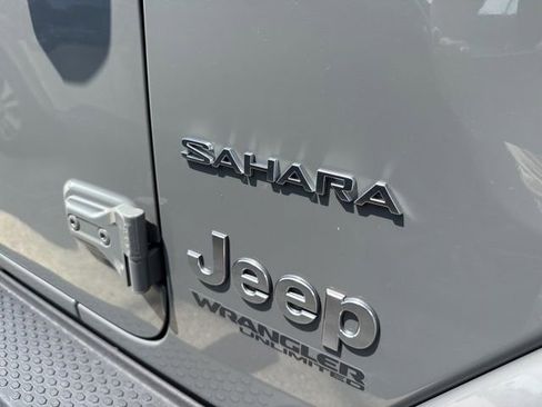 Used 2020 Jeep Wrangler Unlimited Sahara AWD/4WD image 8