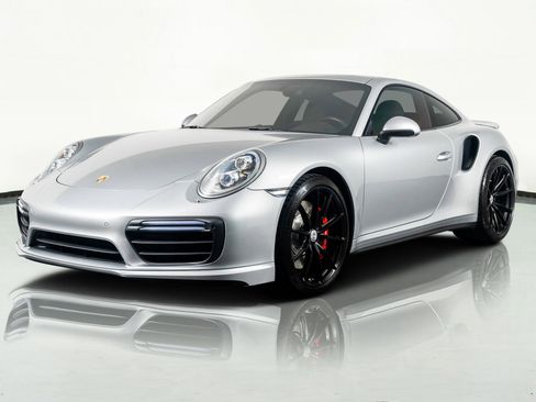 Used 2017 Porsche 911 Turbo S image 21