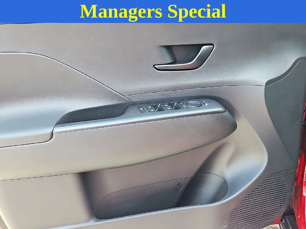 Used 2025 Hyundai Kona SEL FWD image 11